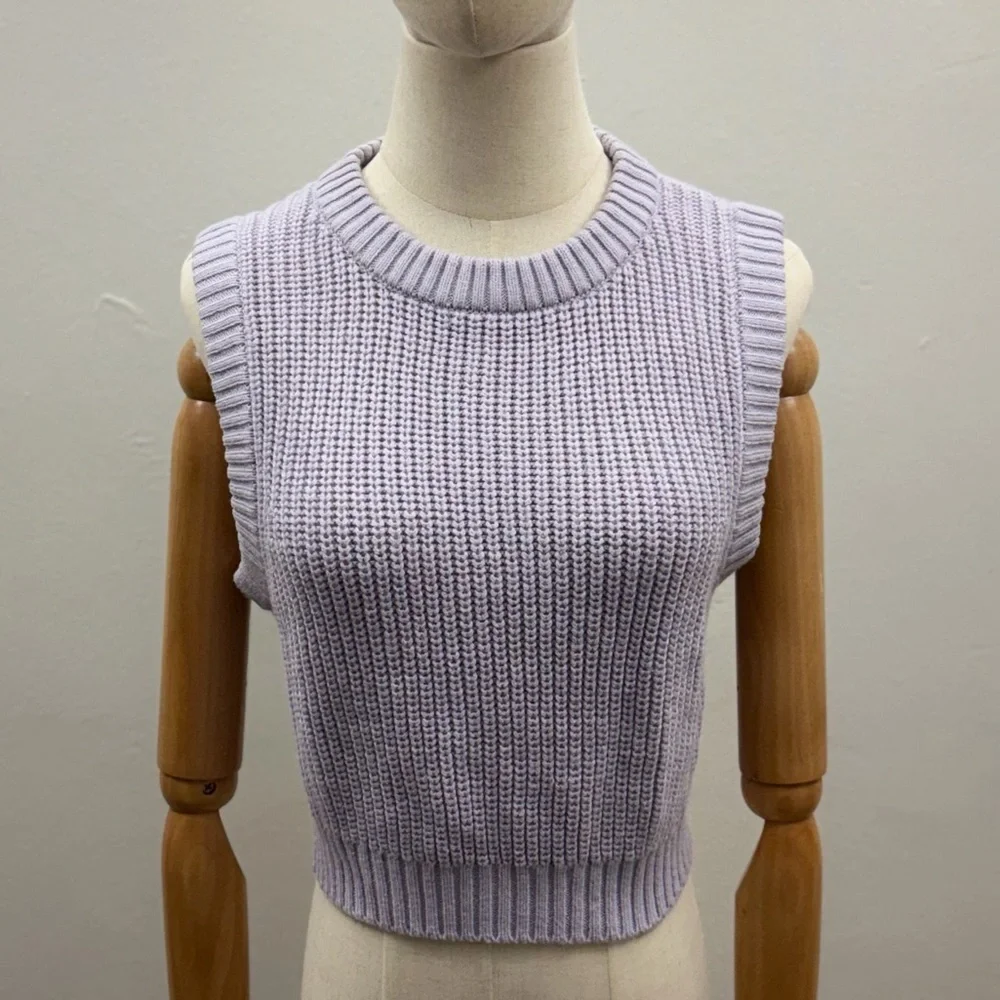 H&M Lilac Knit Sweater Vest Size S Cropped Sleeveless Pullover Top